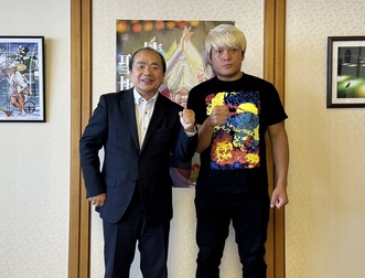 5月17日　金曜日のプロレスラー 拳王氏 表敬訪問の写真