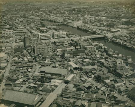 新町橋周辺を上空から見た写真